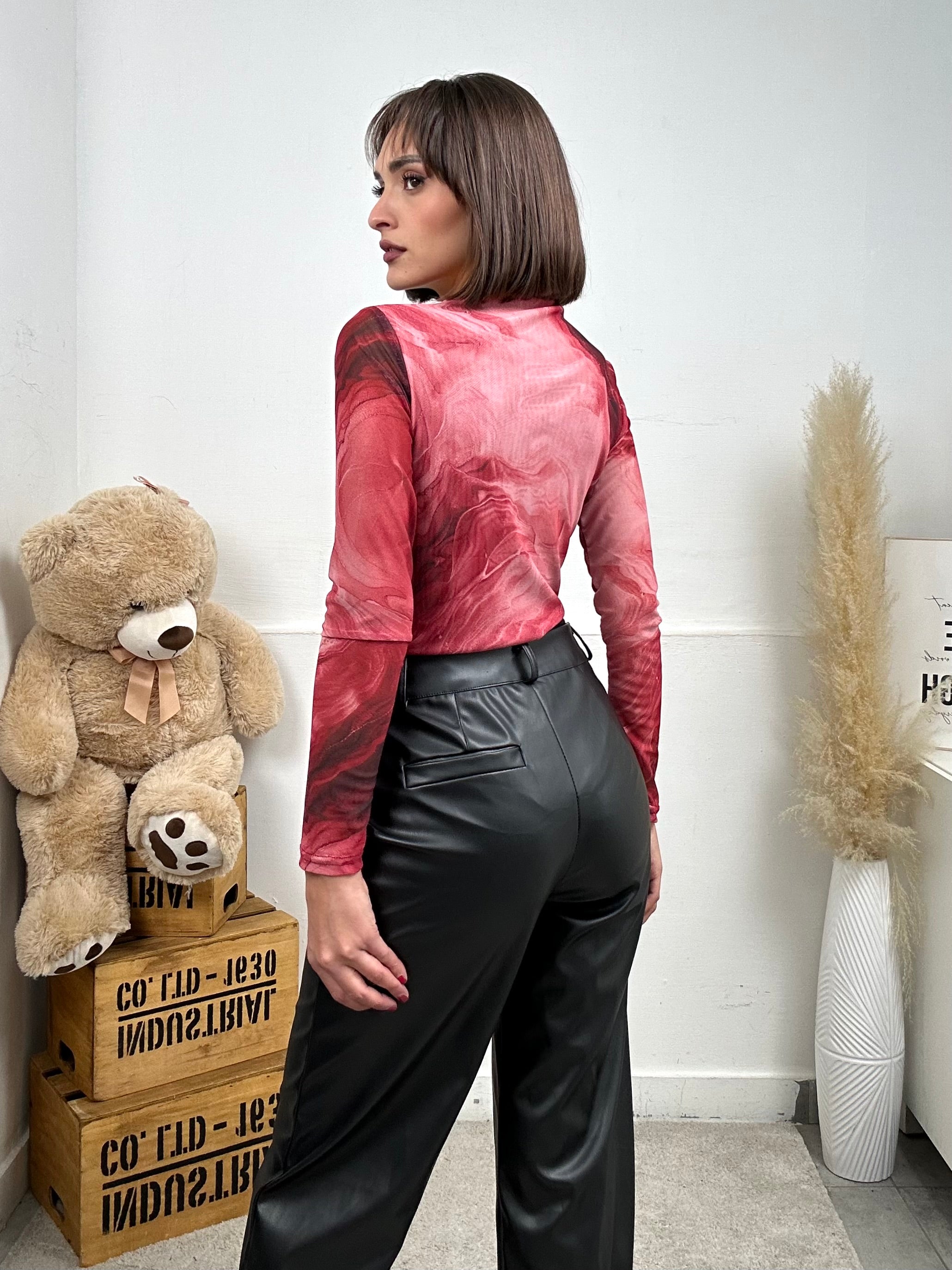Body semitrasparente LUCY