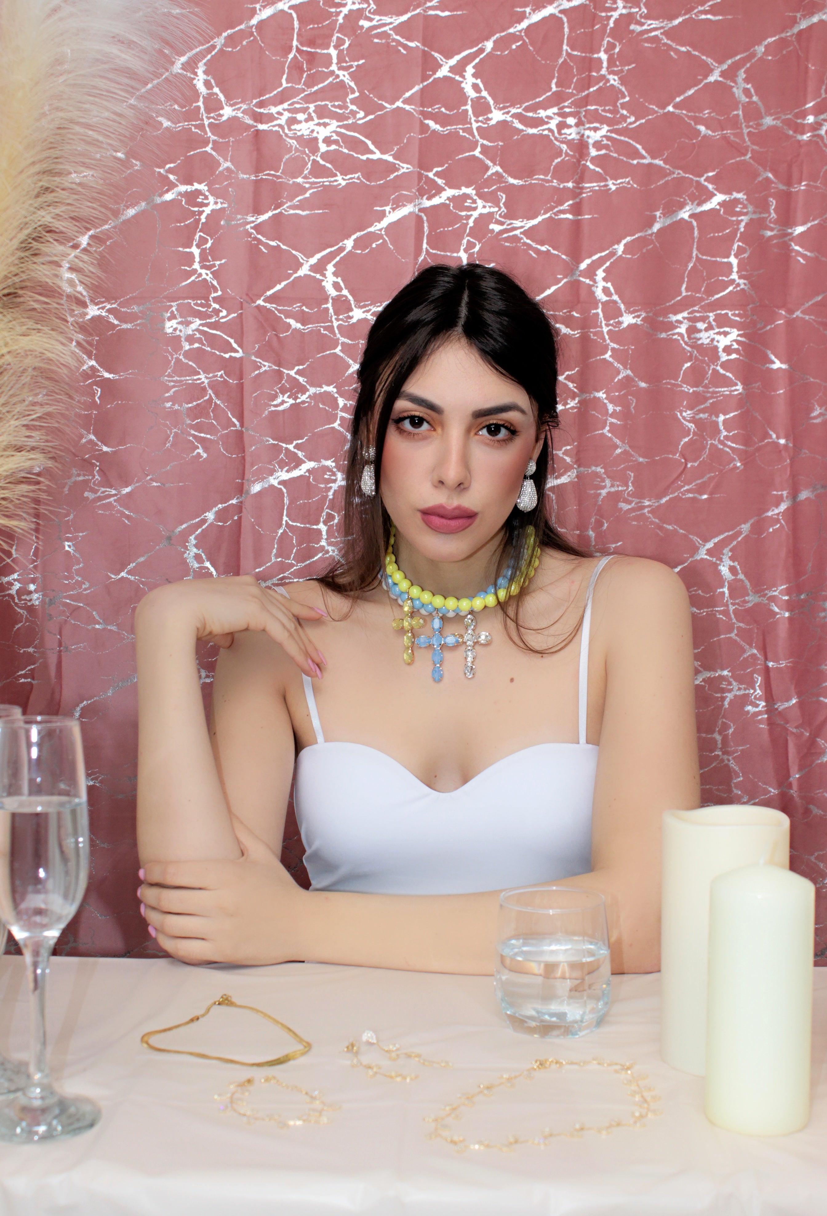 Clataly Crystal Cross Pearl Collana Gothic Choker Crocifisso Pendente Collana Argento Perline Gioielli per le Donne e le Ragazze Clataly Crystal Cross Pearl Collana Gothic Choker Crocifisso Pendente Collana Argento Perline Gioielli per le Donne e le Ragazze