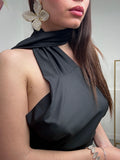 Vestito lungo con fascia a collo