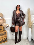 Shorts in ecopelle con richiamo in pizzo